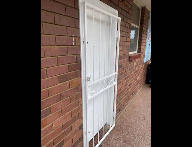 3 BEDROOM APARTMENT FOR SALE IN SUNNYSIDE